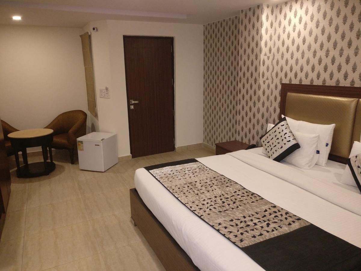 Hotel Pawan Plaza Near Sir Ganga Ram Hospital Delhi  Exterior foto